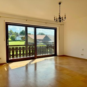 Zimmer 2, OG