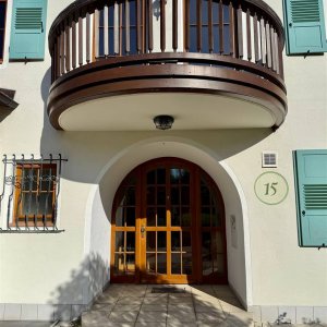 geschützter Eingangsbereich, Balkon West