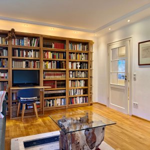 ..mit Bibliothek