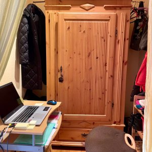 Die großzügige Garderobe