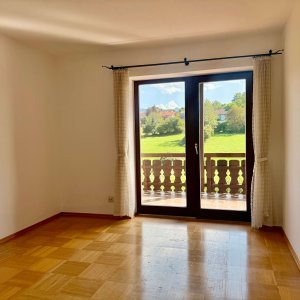 Zimmer 1, OG